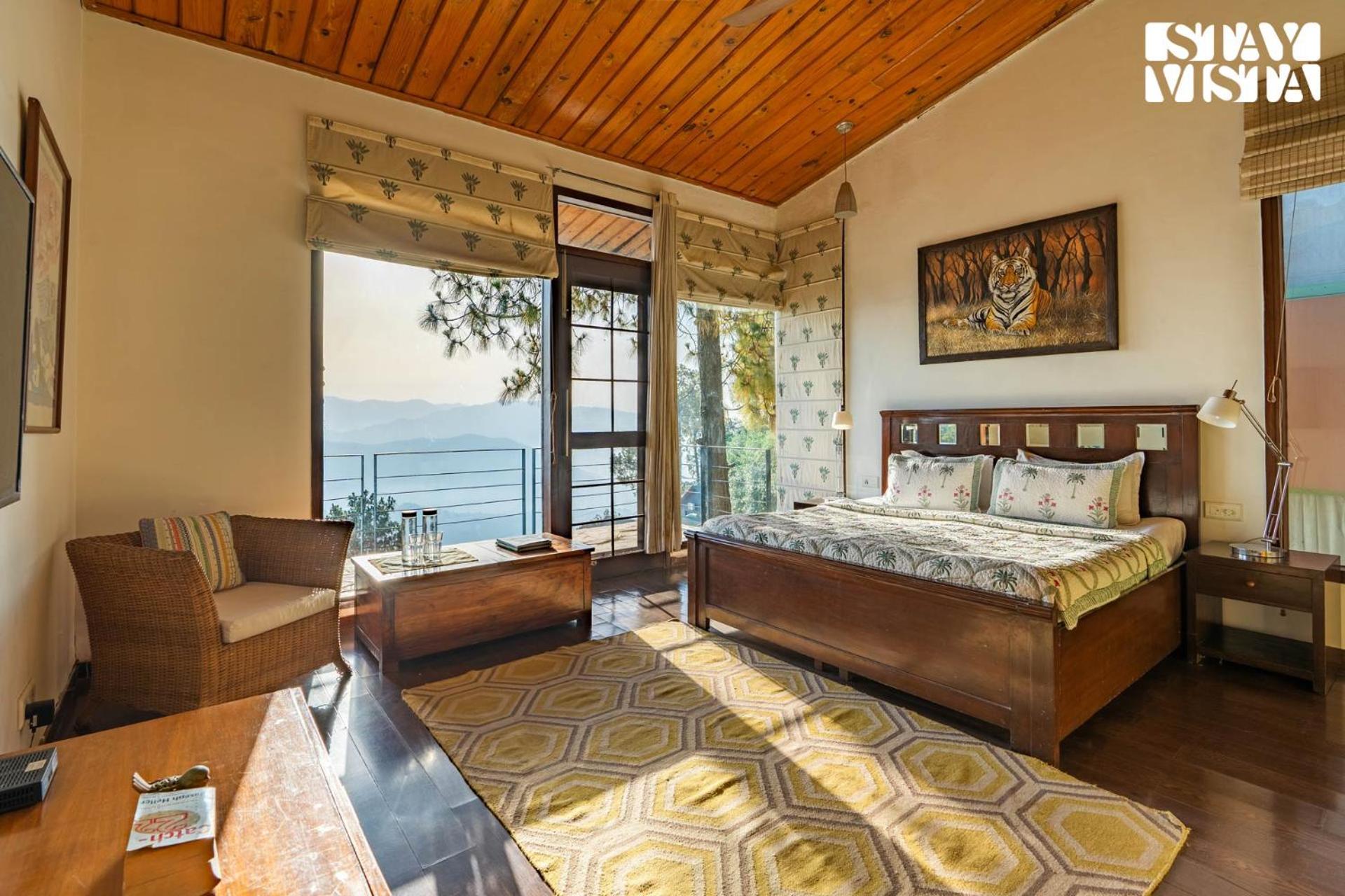 Stayvista At Hillcrest Villa With Valley View, Bonfire And Heater Kasauli Bagian luar foto