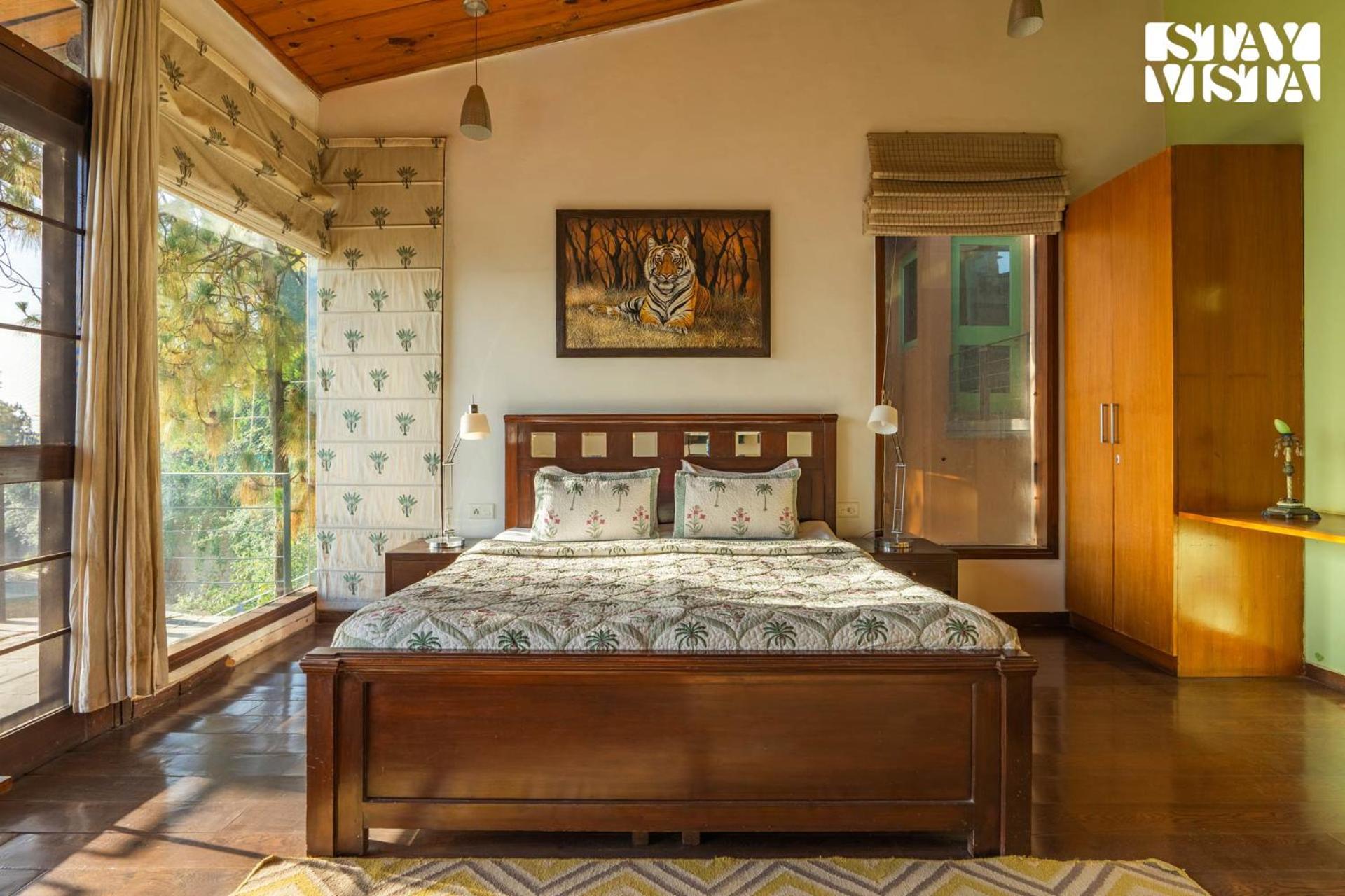 Stayvista At Hillcrest Villa With Valley View, Bonfire And Heater Kasauli Bagian luar foto